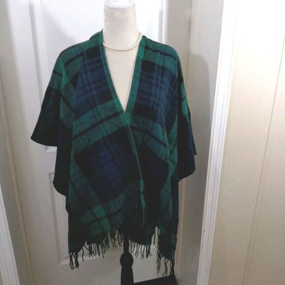Viv & Lou Woman's One Size Green Plaid Wrap Shawl With Fringe 100% Acrylic NWT - Picture 2 of 8